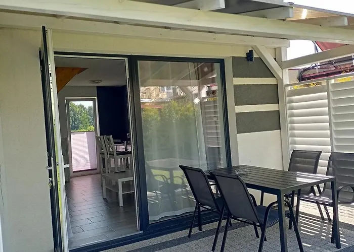 Chata Over Lake-domki,apartamenty Mielno (Koszalin)